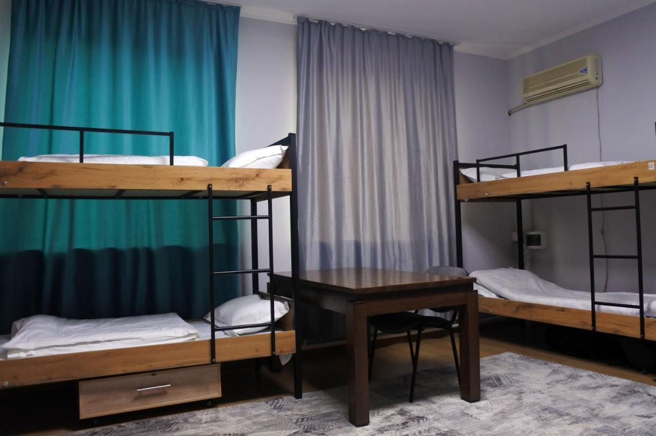 Almaty Backpackers Hostel Екстериор снимка
