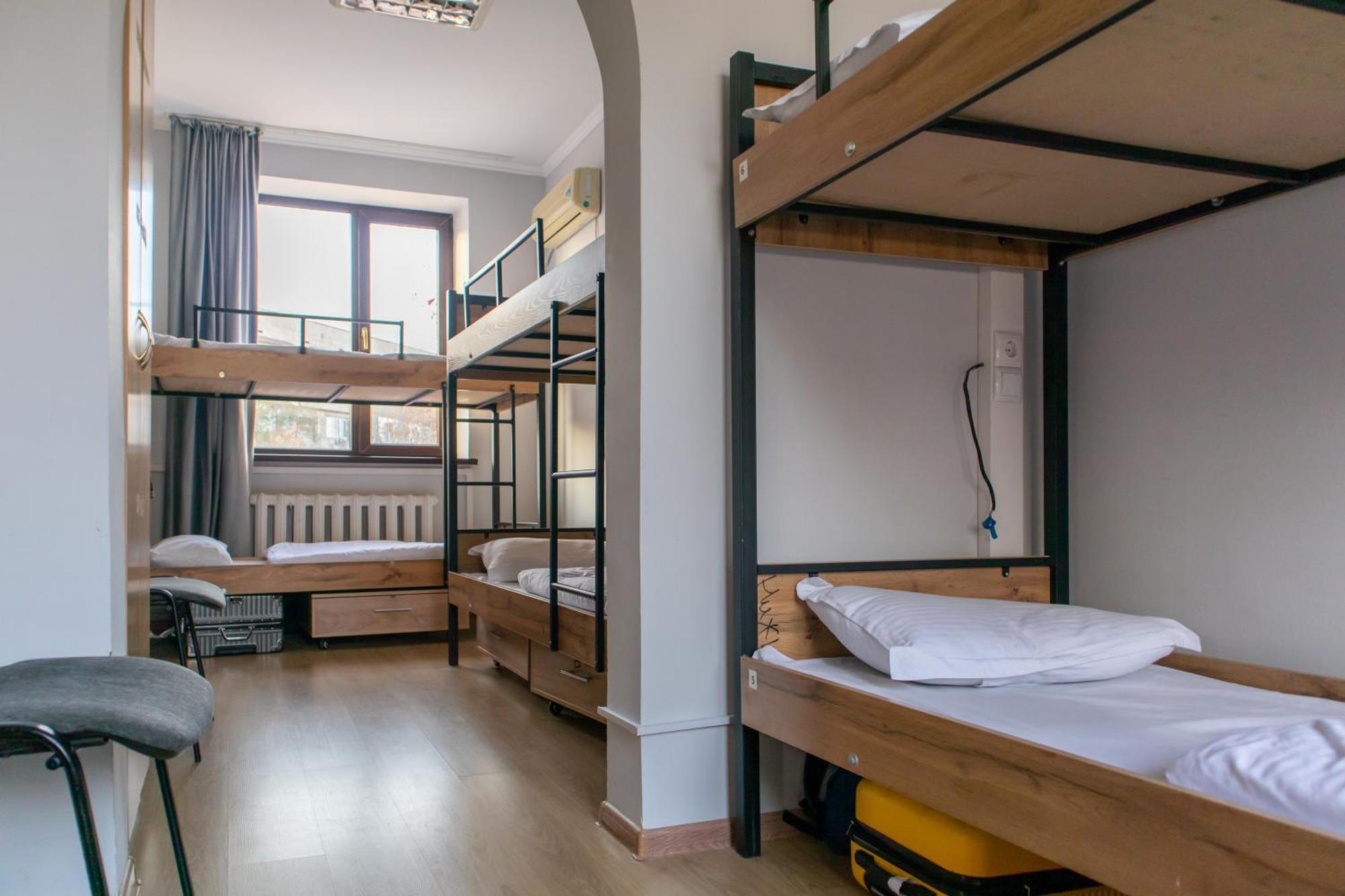 Almaty Backpackers Hostel Екстериор снимка