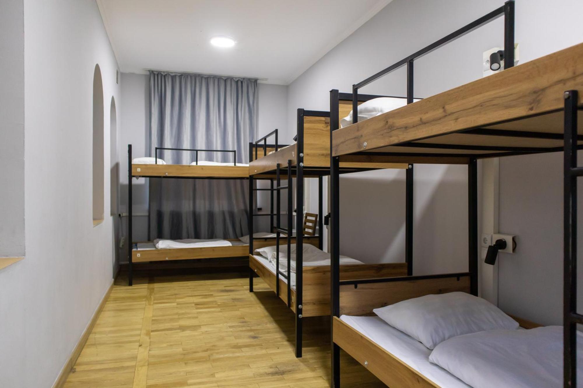 Almaty Backpackers Hostel Екстериор снимка